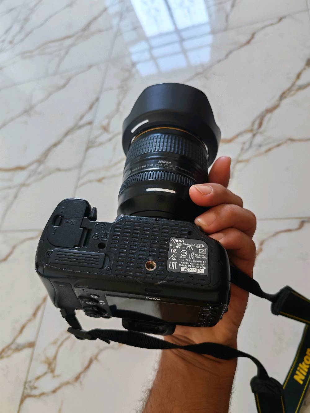 كامرة نيكون لعشاق المصورين نيكون d610فول فريم 
مع عدسه 24-120vr.fxفتحه عدسه 4 فول فريم دبل سبيلازر 
مع كامل الملحقات /جنطه+ حماله كتف+رام+ناقل صور 
المكان الانبار
