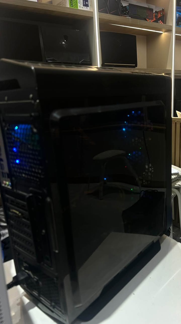 رايزن 2400G • RX 570 • ١٦ جيجا رام