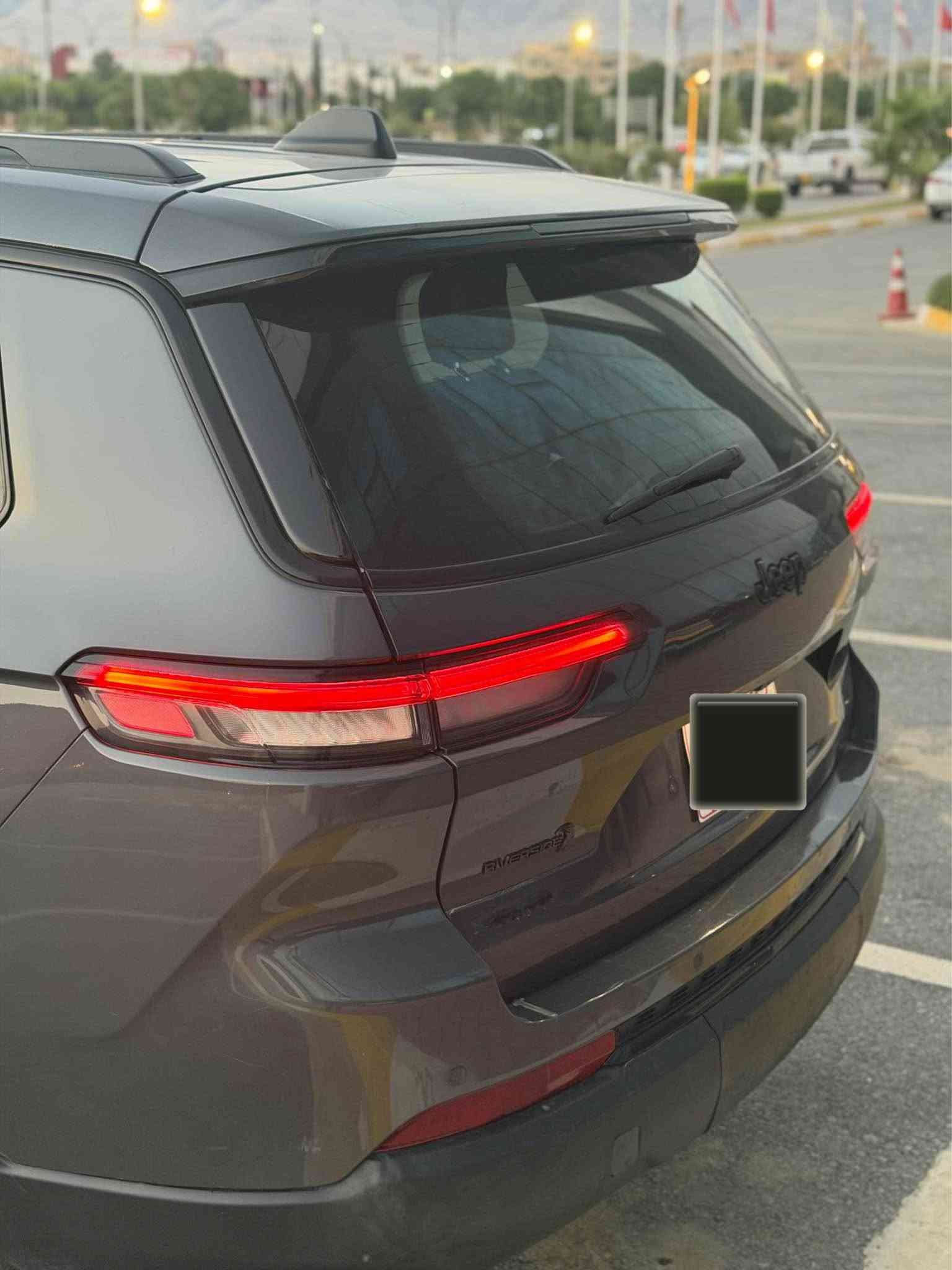 بسم اللّٰه الرحمن الرحيم
بەناوی خودای گەورە 
Jeep gran cheroke 2024 4*4 
*********** 
*********** 
جیب گراند چیرۆکی ٢٠٢٤ 
سەیارەکە فول فول مواسەفات 
٧ نەفەری دەبڵ ئەکسل 
شاشە کامیرا ڕادار ٣٦٠ پلە سلایت
کوشن کارەبا کوشن جلد هیتەر سوکان هیتەر ئاوینە ڕادار حاسە 
سی مۆدی لی خورین 
Eco Normal Sport 
لایت لید زینۆن گێچ ئەلیکتۆرنی ئەوتۆ ستار ستۆپ شاشە گەورە 
سندوق شەفت سەیارەکە فول فولە 
وەک بۆیاخ سەیارەکە بی بۆیاخە  سێ پارچەی لای سەکن گۆراوە بە بیلاد بی ناو گرتین 
ئەرباگ بەس شان تەقیوە 
٥٦ هەزار مایل ڕۆشتوە 
سەیارە زۆر جوانە هەموو شتی بەشەرت 
سەیارەکە رەقەم کاتی بەشەرتی رەقەم سێ مانگ کاتی لەگەڵە 
ڤایبەر وەتس ئەپ 
***********
*********** السليمانية, العراق
