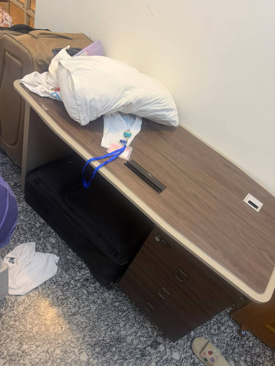 مكلف بالنشر • اتواصل ويا • صاحب الرقم