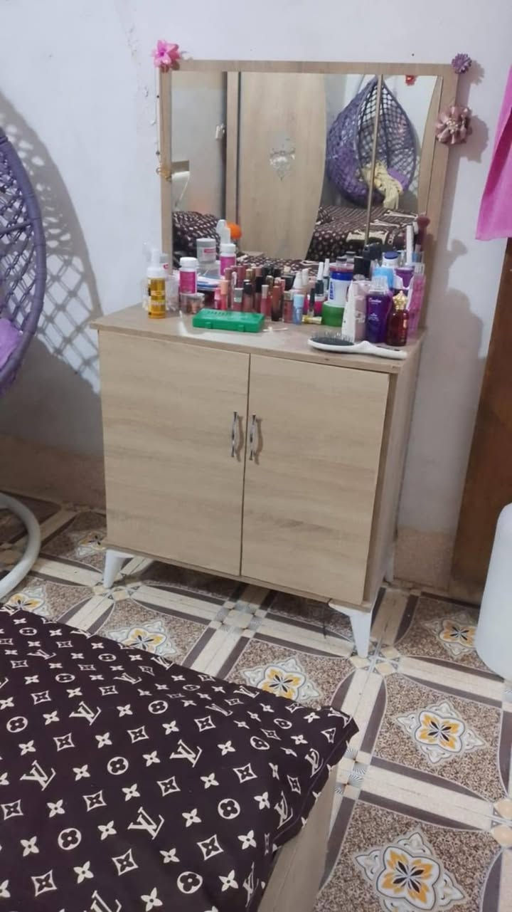 غرفة نوم تركي 5قطع شرط نظيف سعر 175كركوك ***********واتساب
