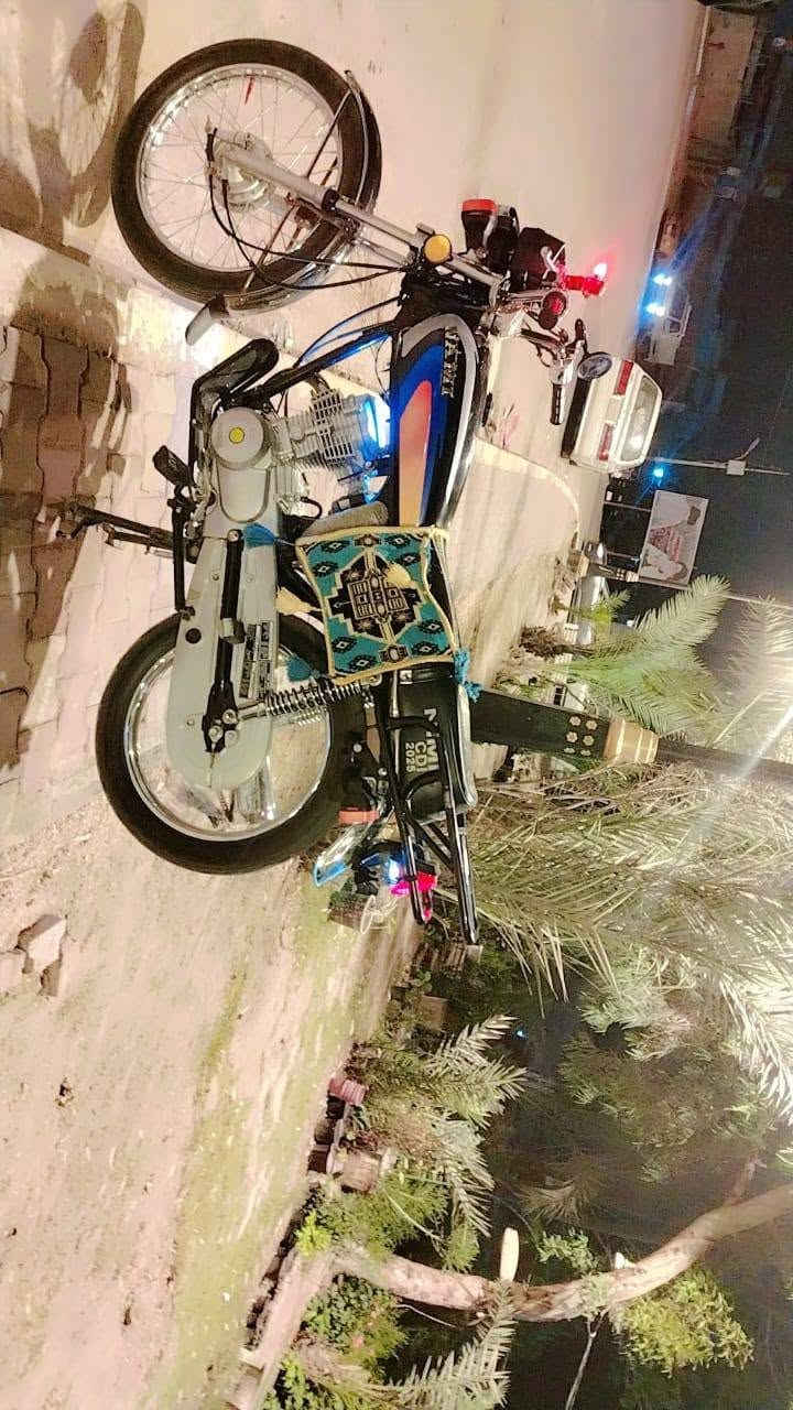 سلام عليكم البيع دراجة مديل 25  اوراق سكنر جاهز برغي ماعوزه كامله سعر مناسب شراي تصل  ‪***********‬‏  مكاني بل حمزه الشرقي
