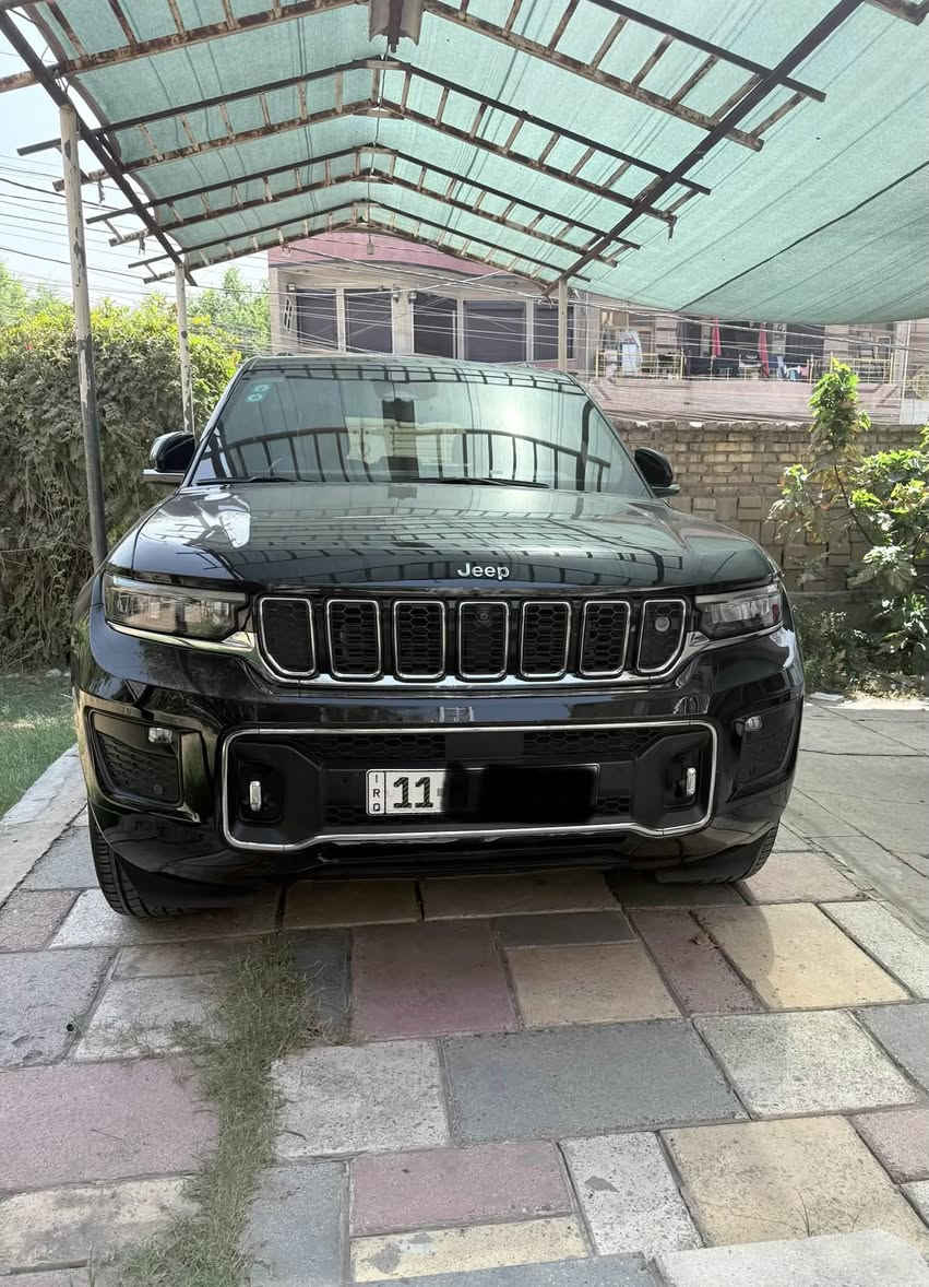 السلام عليكم للبيع 

Jeep grand cherokee overland 2023 
جيب كراند شيروكي موديل 2023 اوفرلاند وكالة هارلم خليجي فئة ال ٥ راكب ماشية 31 الف كيلومتر لون اسود  داخل ماروني ام ال ٣ شاشات 

السيارة دبل كوت من الوكالة و مغلفة PPF و مكفولة من كلشي بدون اي حادث او صبغ او تبديل و مفولة مواصفات و جداً جداً نظيفة على ايدي محرك ٦ سلندر ٣٦٠٠

السعر 40 الف دولار قفل مكانها بغداد الكرخ

السيارة بيها ملاحظة رصعة صغيرة جداً يم قبغ البنزين و مأشرها باللون الاخضر بأخير صورة  

للتواصل : *********** 

المواصفات : 

*نظام دفع رباعي 4X4 
*نظام التعليق الهوائي (جكات)
*فتحة سقف بانوراما 
*الصندوق كهربائي بخاصية الفتح باستشعار القدم او البصمة
*ويل قياس 20 انج
*شاشة عرض لوحة القيادة على الزجاج الأمامي (داتا شو)
*رادار تفاعلي مع خاصية التوقف والانطلاق
*نقطة العمياء
*تحذير الخروج عن المسار
*نظام المحافظة على البقاء فى المسار
*نظام التعرف على اشارات المرور
*خاصية المساعدة على التوجية فى التقاطعات
*حساسات امامية وخلفية
*كاميرات 360 للرؤية المحيطية
*كاميرا رؤيا ليليه
*مانع تصادم خلفى
*نظام القيادة شبه الذاتية
*المقاعدة الامامية كهربائية ومساج وذاكرة
*نظام التشغيل عن بُعد
و بعد كلش هواية مواصفات معروفة الاوفرلاند
