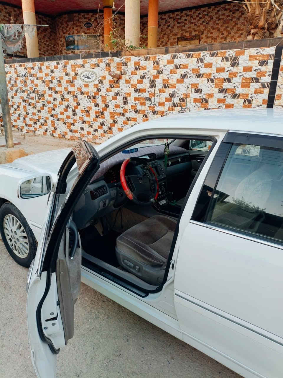 لليدور جديد )ملكه دكمتين السياره طك كارتون جديده بمعنى الكلمه كصه قماره فقط المكينه والگير بالجيس متوم طبق الاصل رقم بغداد الديفور الجبير المرغوب المكان البصره القرنه 
***********. السعر 38 وبيهه مجال ل الطيبين
