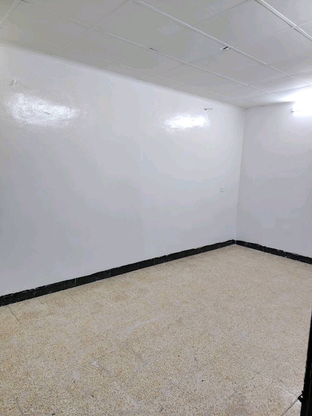 السلام عليكم
بيت للايجار في حي سومر

منطقه 124 مقابل مولده الحديدي
مساحه الدار 100 م٢ واجه 5 

يتكون البيت من كراج +غرفه نوم +استقبال+هول 

ويتوفر صحيات داخليه وخارجيه

والطابق الثاني يحتوي ع بيتونه فقط

لمزيد من المعلومات

الاتصال عالرقم التالي

***********