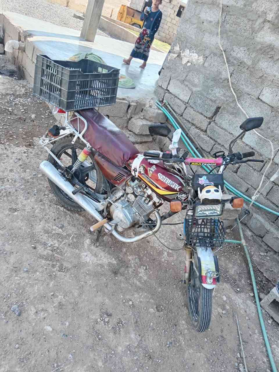 السلام عليكم
موطور لبيع هوه وعربانن معاه 
موطور نظيف كله شغال 5كير سلف لايت موطور مال عمل السعر 425وبي مجال 
اتصل وتدلل ***********
