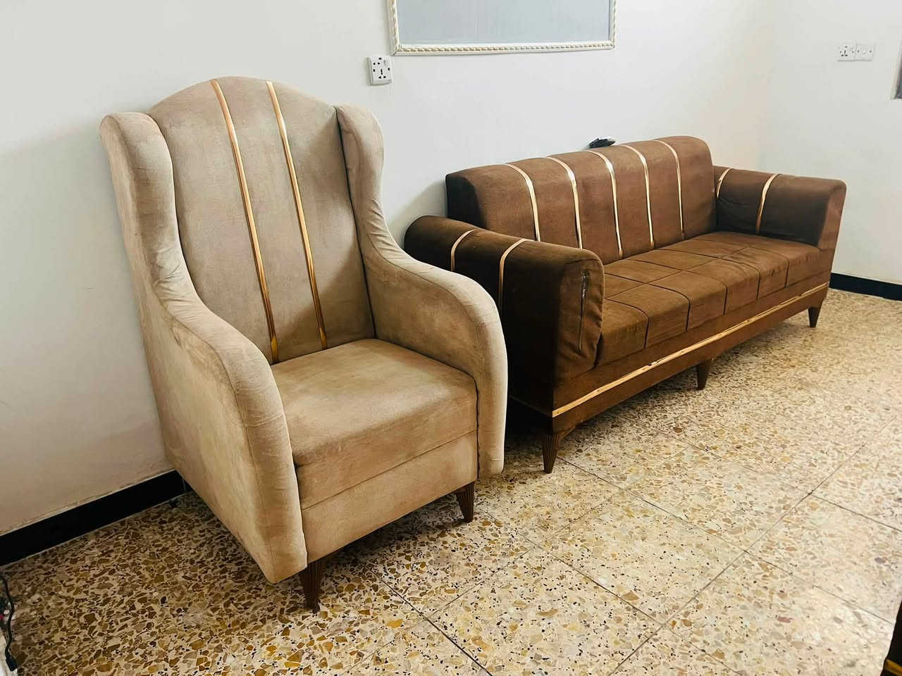 سلام عليكم تخم ٧مقعد مكان مدينه الصدر سعر جدا مناسب واتساب ***********
