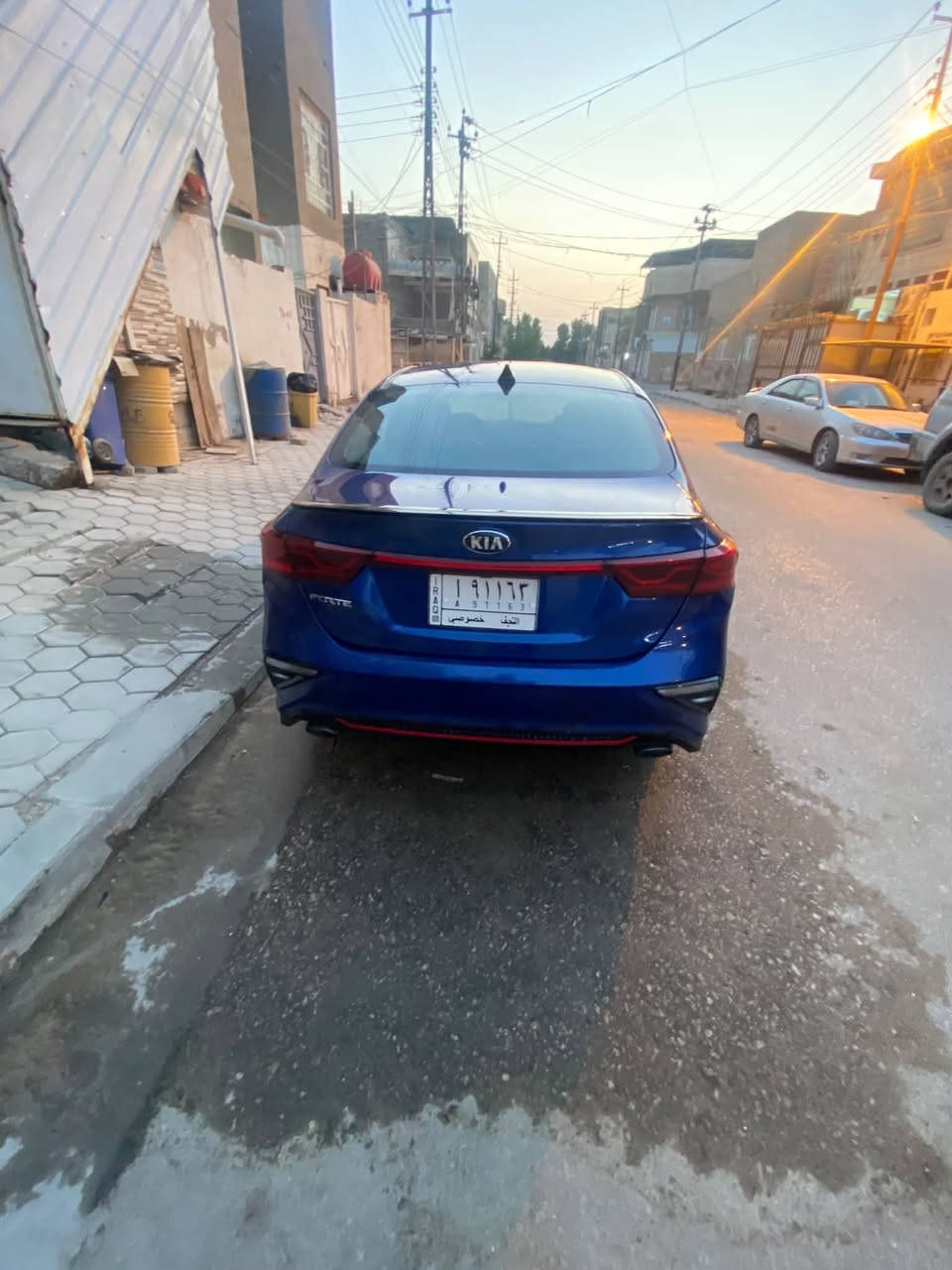 فورتي 2021 ازرق اقل ربع بنيد صبغ بدون تبديل جه السايق حادث امريكا وبارد دور جاملغ ورا عكس السايق 
ثلاث انضمه قياده نيرمل واسبورت واسمارت 
مانع انزلاق
تحديد مسار
رادار امامي خلفي 
شاشه وكامره دوره 
مقاعد جلد 
تدفئه تبريد 
تبريد خلفي 
بصمه
اشاير بلمري
مكينه 1600 تيربو دبل اكزوز 
وكاله مضمونه من راعيه ولد شاب 
مكانه نجف ورقمه نجف 
السعر 130قابل للتفاوض***********
