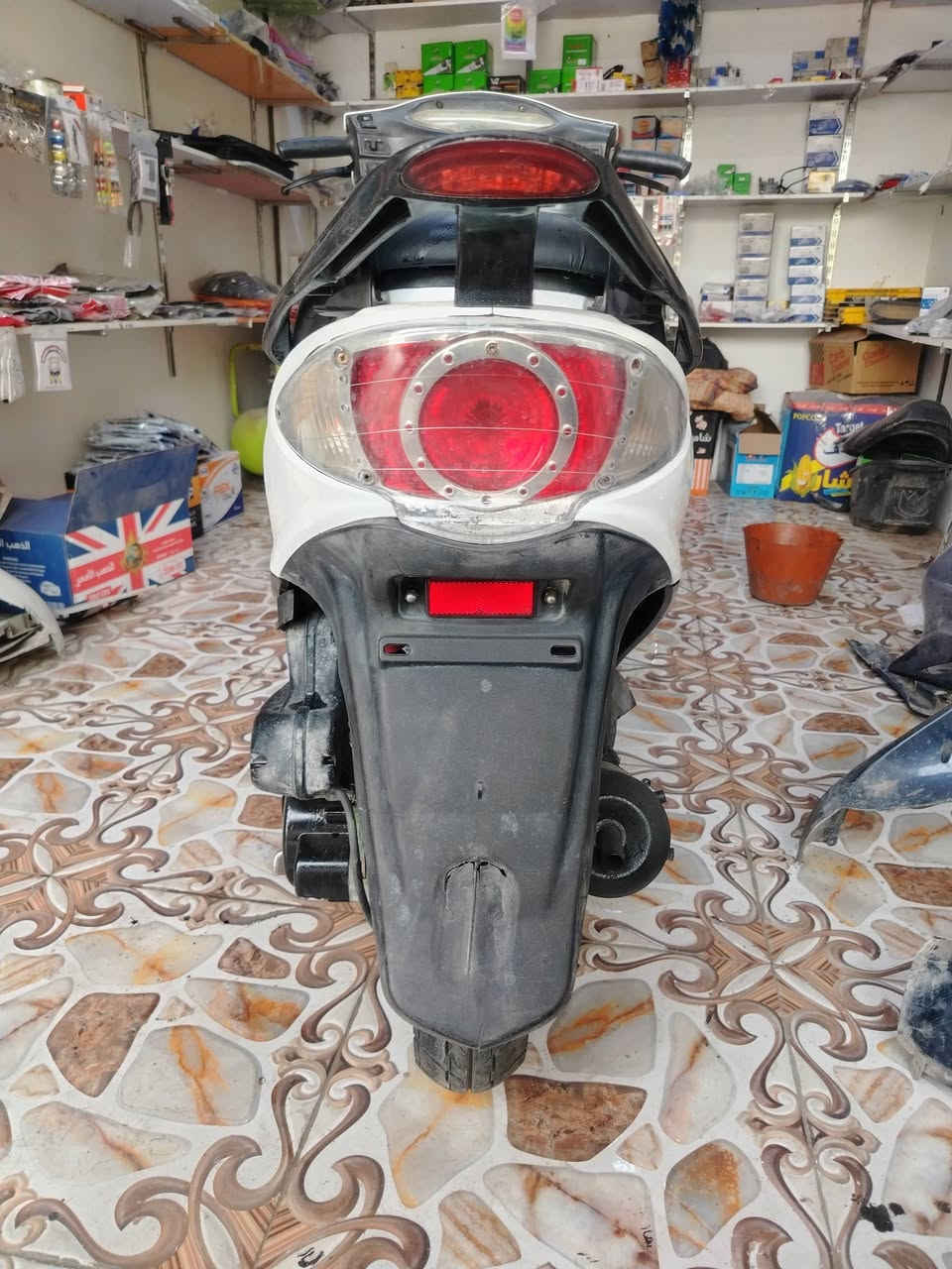 كامكو جي فور للبيع محرك 125cc توها مجفته كلها شغاله مابيها نواقص استفسار اتصال على الواتس اب *********** سعر 450$ وبيها مجال حك الجيه فقط.
