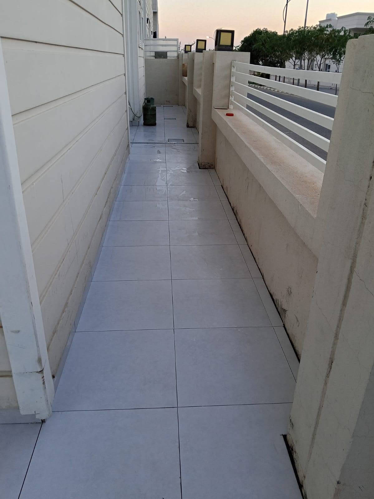 عندي كادر يراني شغل سراميك المرمر حجر جدران راضيه درجه اولى تصال على رقم 📞📞*********** ميسان اليزرر شرط شغل درجه اولى مصاطر نشتغل ماده صبابه درجه اولى وزن واحد تصفير

