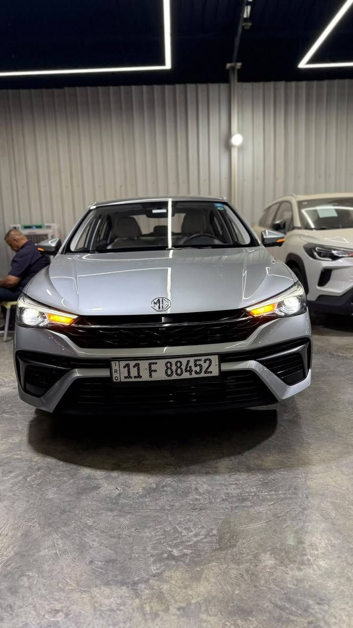 🚗 السلام علكيم للبيع او المراوس حسب القناعه   
mg 5 motor ضمان صيانه تبديلات الدهن مجاني بانزين 
رقم السيارة بغداد 
  🛣️  المسافة المقطوعة      - 4000   الف كلم فقط 
------------------------------------------------------------ 
✅ المواصفات:   
✅ الموديل: 2025
✅ الحالة: كفاله عامه من كلشي سياره بحالة الزيرو 
🔹 قطعتين تبريد
🔷وضعيات القياده Dirve mod 
🔷 هند بريك بصمه
🔷 فتحه سقف 
🔷 داخل جلد لون ابيض 
🔷 داخل خمس كامرات 
🔷 شاشه وسطيه تدعم car play
🔷 مثبت سرعه
🔷 كراسي كهرباء 2
🔷جامه سايق AUTO 
🔷كراسي تدفئه
🔷 باقي المواصفات معروفة 
السيارة اعلى مواصفات MG فول الفوول 5 كامرات 
📍 السيارة متوفرة في بغداد - الكريعات 
📞 للأستفسار الاتصال على الرقم 
***********
