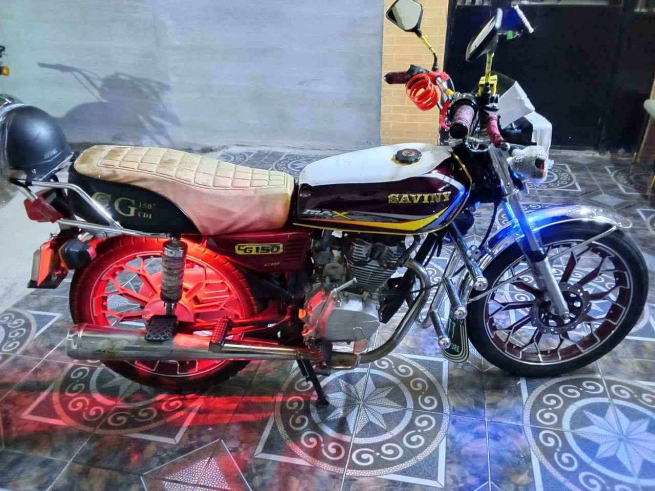 دراجه ايراني للبيع السعر 550 بيه مجال موديل 22 محدث 24 جديده كلش  كهربائيات كله شغاله محرك بلادي عنواني الرمادي للاستفسار على رقم ***********
