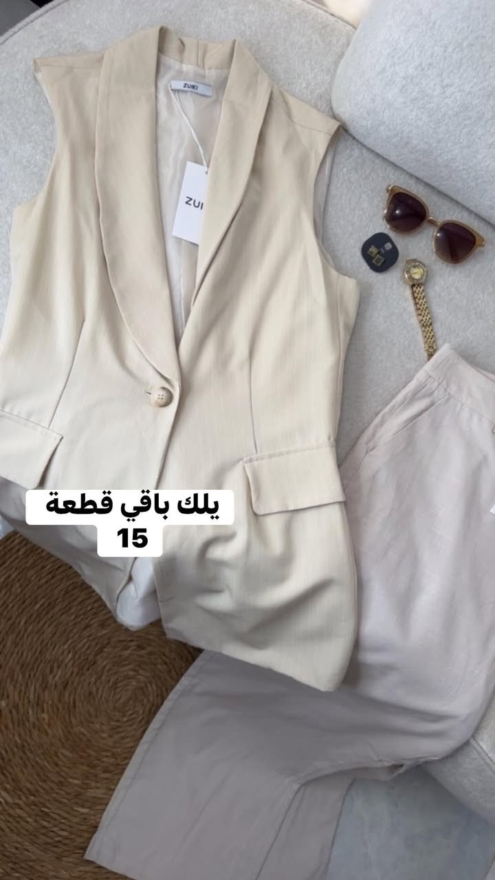 قياسات واسعار داخل الصور 💕قطع قليلة وكوالتي عالي

نص مكتوب في الصور:
- S-m-l-xl قميص طويل مع حزام 15
- قميص قياسات الى xxl 15
- سوت الى 44
- 15
- قميص قياسات الى 48 15 كيلوت باقي 42-38 14
- يلك باقي قطعة