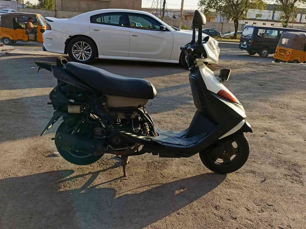 سلام عليكم  🤝
فراشه  ام شوارب  🦋
دراجه  مكينه 125 cc 🦾
السرعه القصوه 140  🛵✈️
گفرات كاملت كلهن بلادي  مفصخن و ضامهن +  ا نضاف
الدراجه نزلناهه من الرنبه  قبل سنتين  و انتركت 6 اشهر  
الدراجه شغاله 
 خير من الله  المكينه    

+تايرات جددت  و مبدل دهن  امزويل 40: 10 
العنوان : بغداد  مدينة الصدر 
رقم الاتصال :‏‪***********‬‏
 رقم اتصال  :‏‪***********‬‏
                  السعرللطيب (350) وبيهه مجال للطيبين
