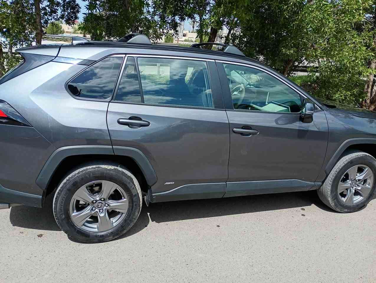 سلام عليكم
تويوتا راف فور rav4 2024 ياباني اصلي وارد امريكي هايبرد ولله الحمد 
Xle مواصفات كاملة
دفع رباعي مع وضعيات قيادة رياضي وعادي واقتصادي المواصفات الكاملة مال ال xle من كاميرات ورادار ووضعيات قيادة وشاشة وكرسي كهرباء تحكمات كامله وفتحة سقف والى اخره 
السيارة ماشية 24 الف كيلو!!! ولله الحمد السيارة على ايدي كاملة مكملة ما ناقصها اي شي الرقم الجديد الدولي
رقم بغداد 
السيارة بيها فقط تبديل بابين وكدامكم السونار والفحص مالتها واي شي اني حاضر 
والسيارة ولله الحمد كامله ما ناقصها شي 
متواجد على الفيس وللتواصل واتسب 
والاتصال على الواتسب وعلى الفيس ايضا 
الرقم *********** 
السعر ان شاء الله 215 ورقة يعني دفترين و 15 ورقة وبيها مجال للشراية الجادين واني بالخدمة متواجد لاي استفسار 
العنوان بغداد الكرخ بالقرب من منطقة العامرية
