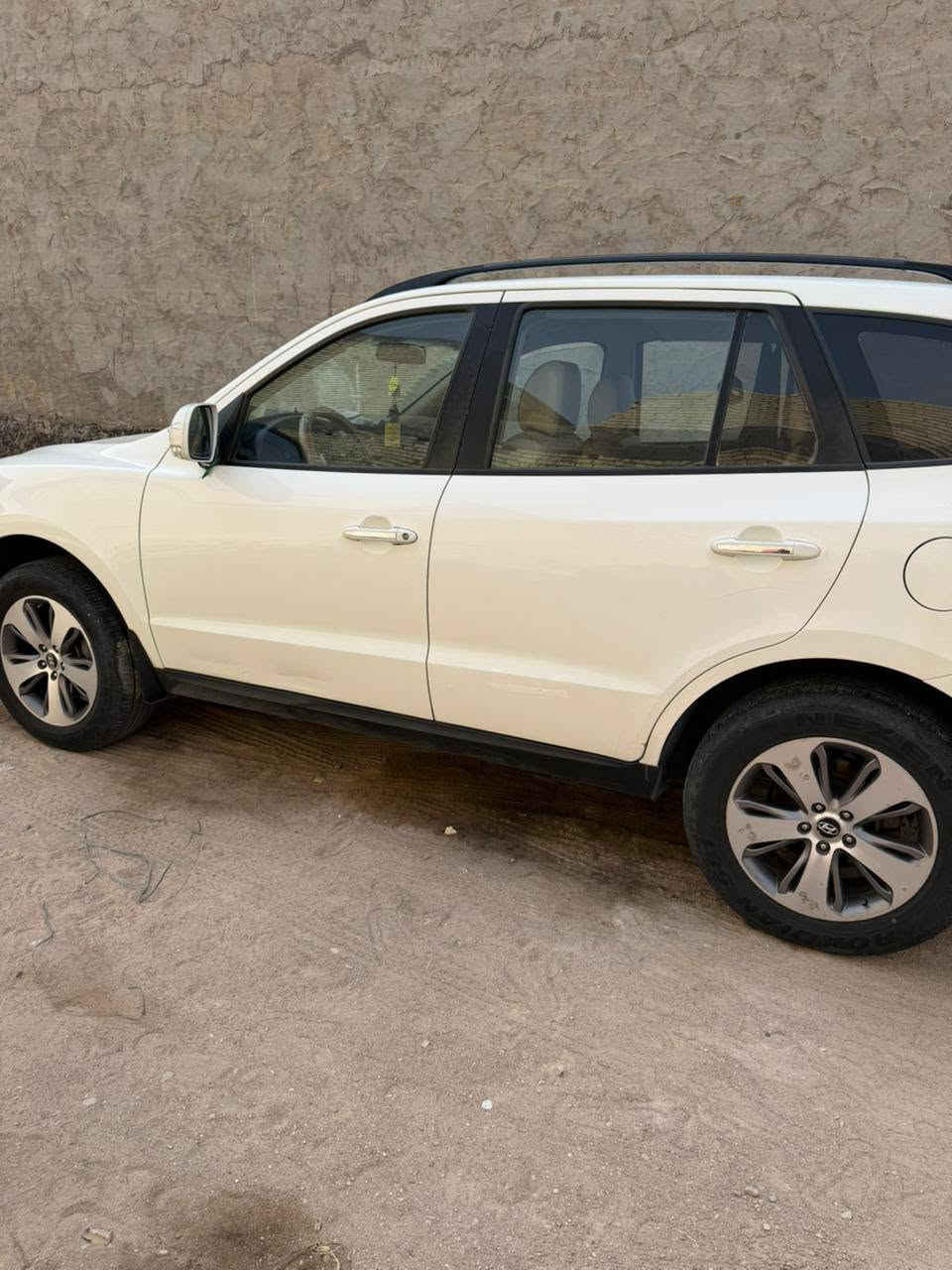 سنتافي ٢٠١٢ مكينه وكير مكفولات جدد وضع شركة مامفتوحات حجم محرك ٢٤٠٠ سياره جاهزه تخم تاير 4 جدد تبريد شغال ثلج حداديه جديده رقم كربلاء انكليزي سنويه بسمي شخصيآ سياره نص فول بيه صبغ جاملغ امامي وخلفي بدون فتح بدون دواخل السعر ١٣٨ وبيه مجال لشراي المكان كربلاء رقم الهاتف *********** شراي يتصل على الرقم فقط
