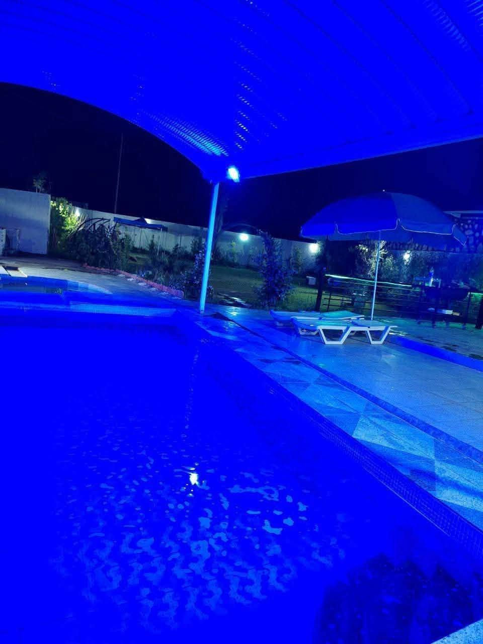 ❤️مزرعة عشق الترفيهية ❤️💎
استمع بوقتك وانسئ الصيف 🧊🏊‍♂️❤️
مزرعه مجهزة من كل شي كامله ✅

تحتوي المزرعه  جلسات خارجيه + مواقف للسيارات 🚘

مسبح للكبار +للصغار 🧊🏊🏻
+ غرفة كبيره + مطبخ  + حمامات خارجيه 
ويتوفر ايضا كهرباء 24 ساعه عل مدار اليوم 🙂♥️
ويتوفر ايضاً سبالت 24 ساعه

 للحجز ***********📞واتساب
# العنوان صلاح الدين _قضاء بلد _مدخل الاول 🖇️💟
طريق السيد محمد قرب الساعه
