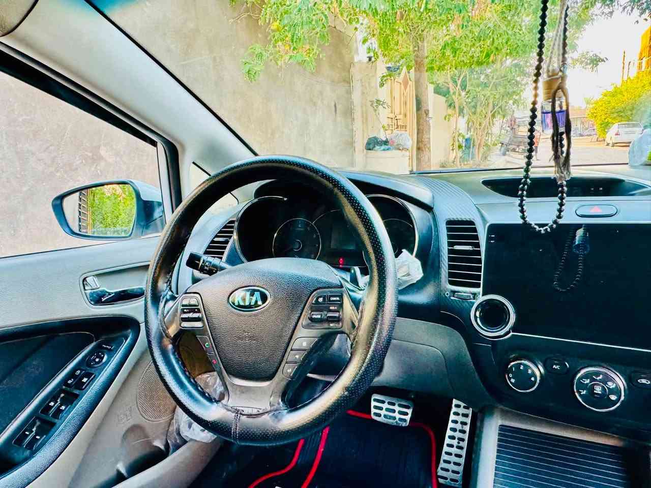 🚘 للبيع كيا سيراتو 2013 خليجي الشكل الحديث السبورت– 1.6

📍 الموقع: كربلاء / العطيشي 
💰 السعر: 120ورقة وقابل للتفاوض 
البسيط
⚒️مكفولة صبغ او تعديل
بية طعجات ورصعات بسيطة موضحة بصور
🔹 حساسات ورادار امامي وخلفي
🔹محرك نظافة فول ماشية 130 km
🔹 كير أوتوماتيك / وبيةً نظام عادي
🔹 اللون أبيض مواصفات عالية من 
شفتات  ستيرن وتحكمات ومرايات شفط واشاير بيها 
🔹 داخليات نظيفة ومحافظة عليها
🔹 تكييف شغال 100%
🔹 السيارة استخدام شخصي حدادية نظيفة
🚙سيارة باسمي والسنوية لل2028 وتحويل مباشر ثاني يوم 
📸 السيارة مفحوصة والسونار موجود بس قديم والفحص متاح للمشتري .

سيارة نظيفة جداً وبالعافية عل يشتري

📞 للاتصال والتواصل واتساب ***********
