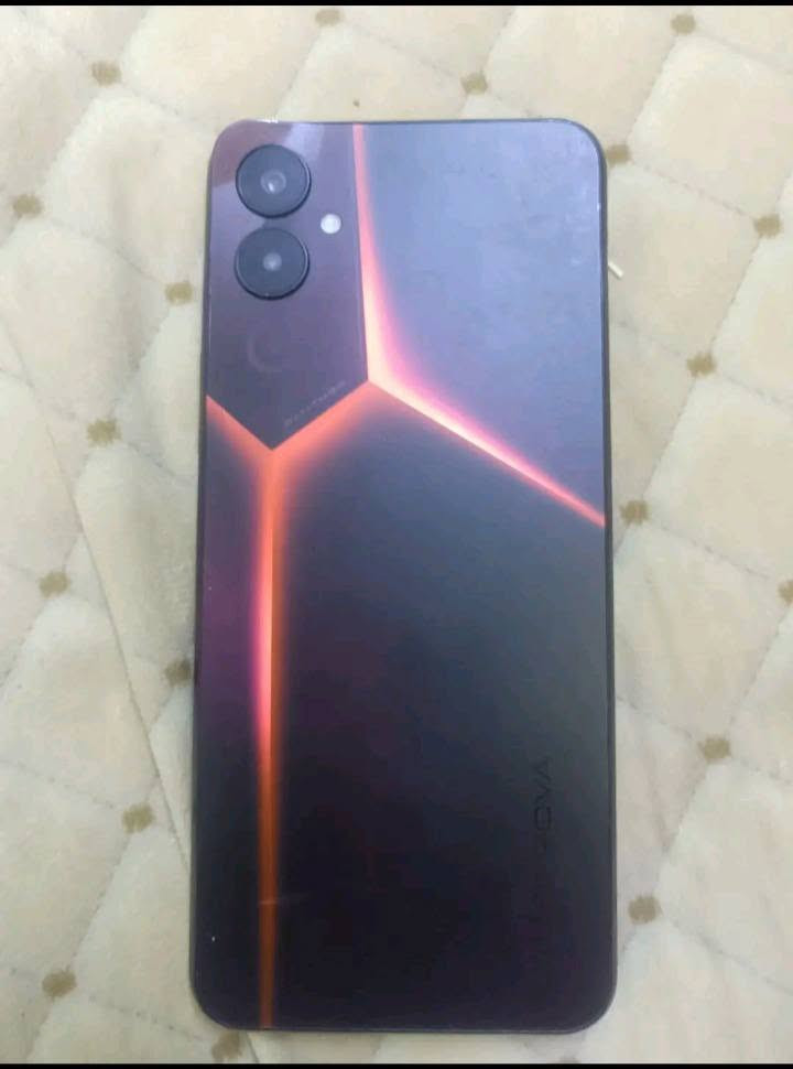 موبايل تكنو بوفا 4 ذاكره 256GB للبيع  ب200بي مجال. ***********

