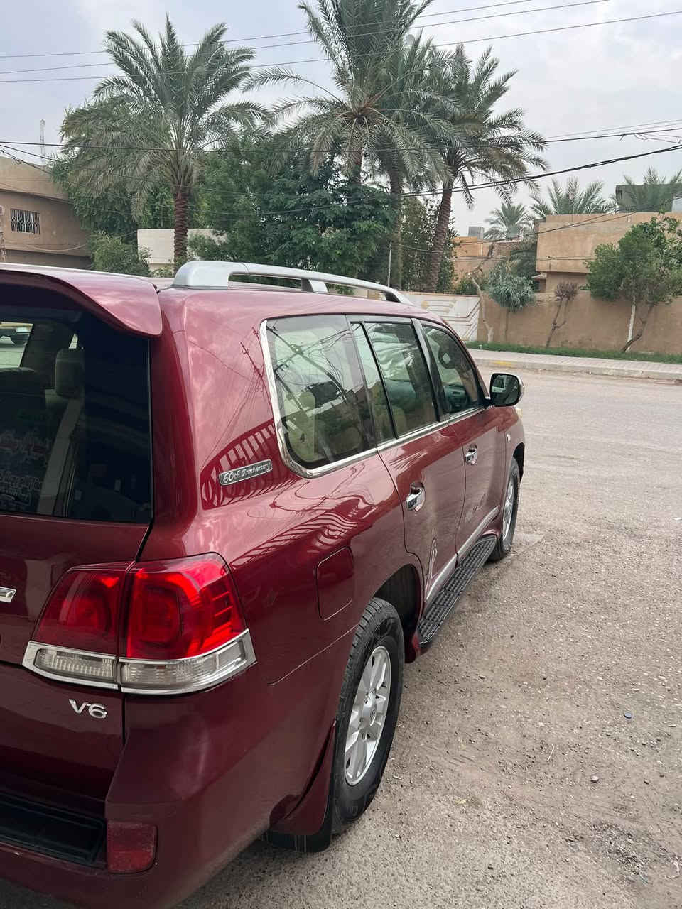 لاندكروزر • ٢٠١١ • بدون صبغ