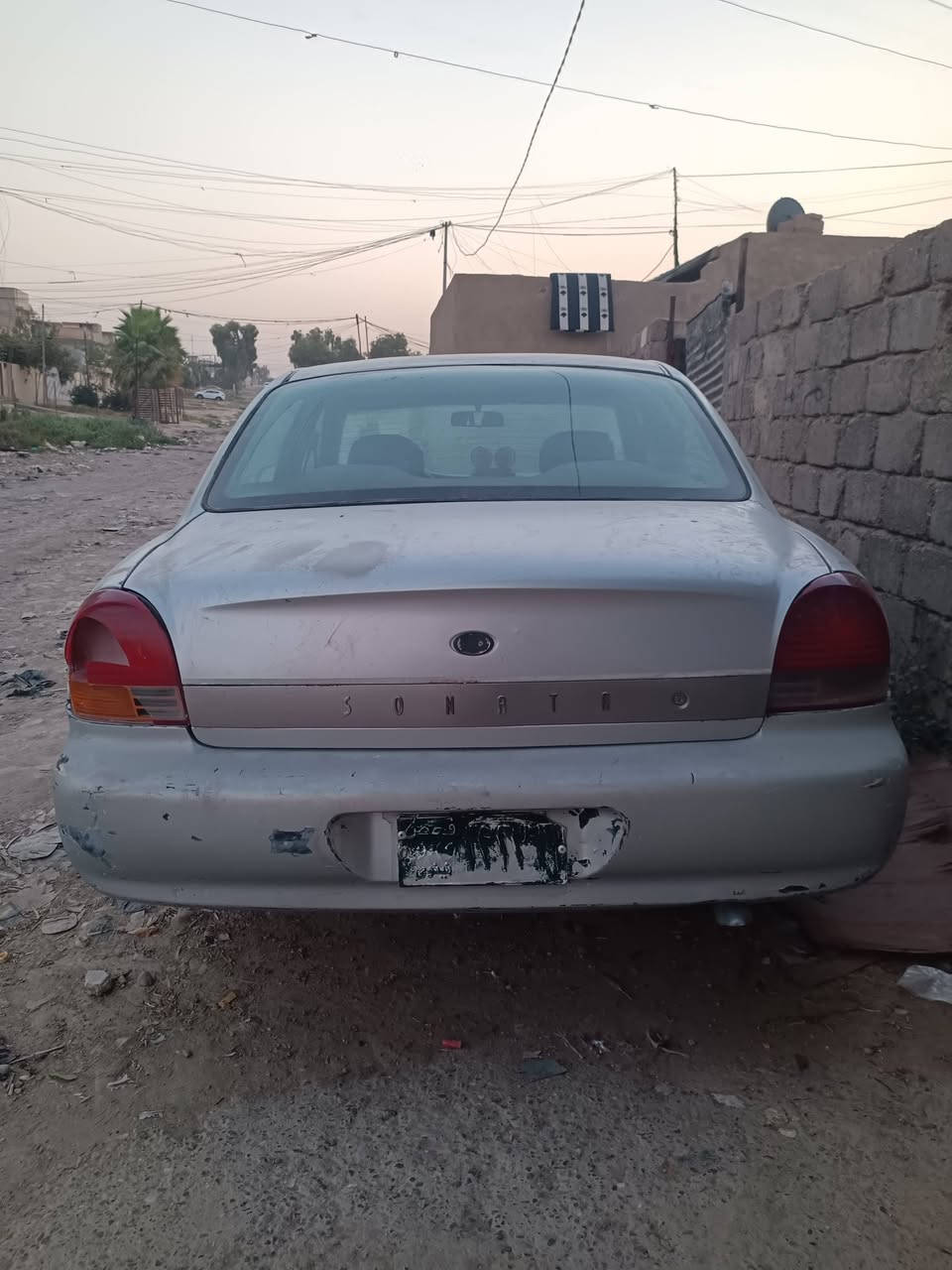 سوناتة موديل 2000 محرك وكير شرط لا رخاوه ولا تبخير طخم تواير نضيف أوراقها كامله بدون راعي سعرها 8 بي مجال مكاني بل ايمن منصور ***********
