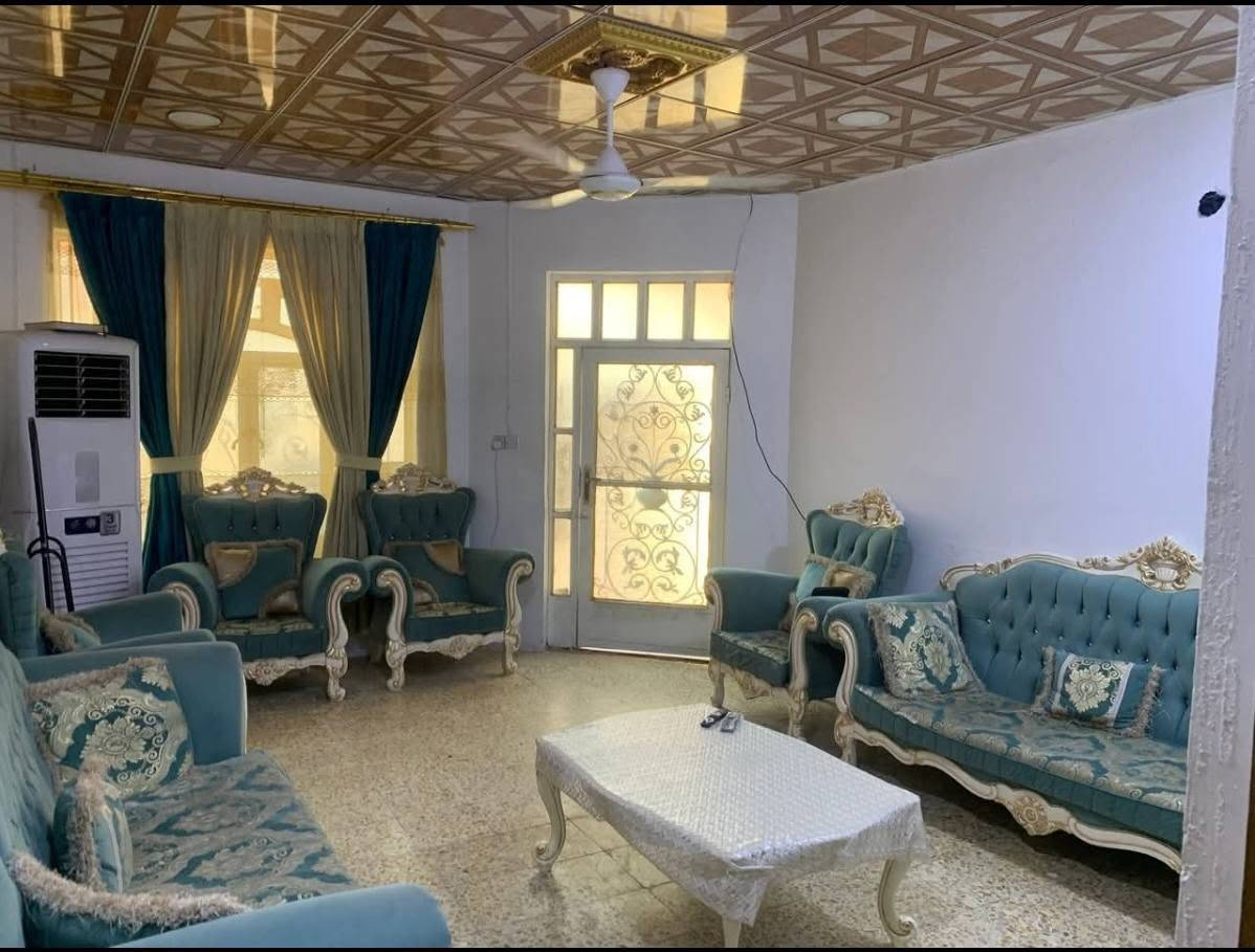 بيت للبيع 🏠
بحي العسكري كوفه  يبعد 5 دقائق عن مسجد السهلة 
المساحه 170متر  عرض الشارع 8متر
الطابق الارضي ستقبال و صاله و مطبخ و صحيات 
ساحه خارجيه معه صحيات 
الطابق الثاني يحتوي على غرفتين نوم 🛌

للتواصل :📞***********
طابو صرف

