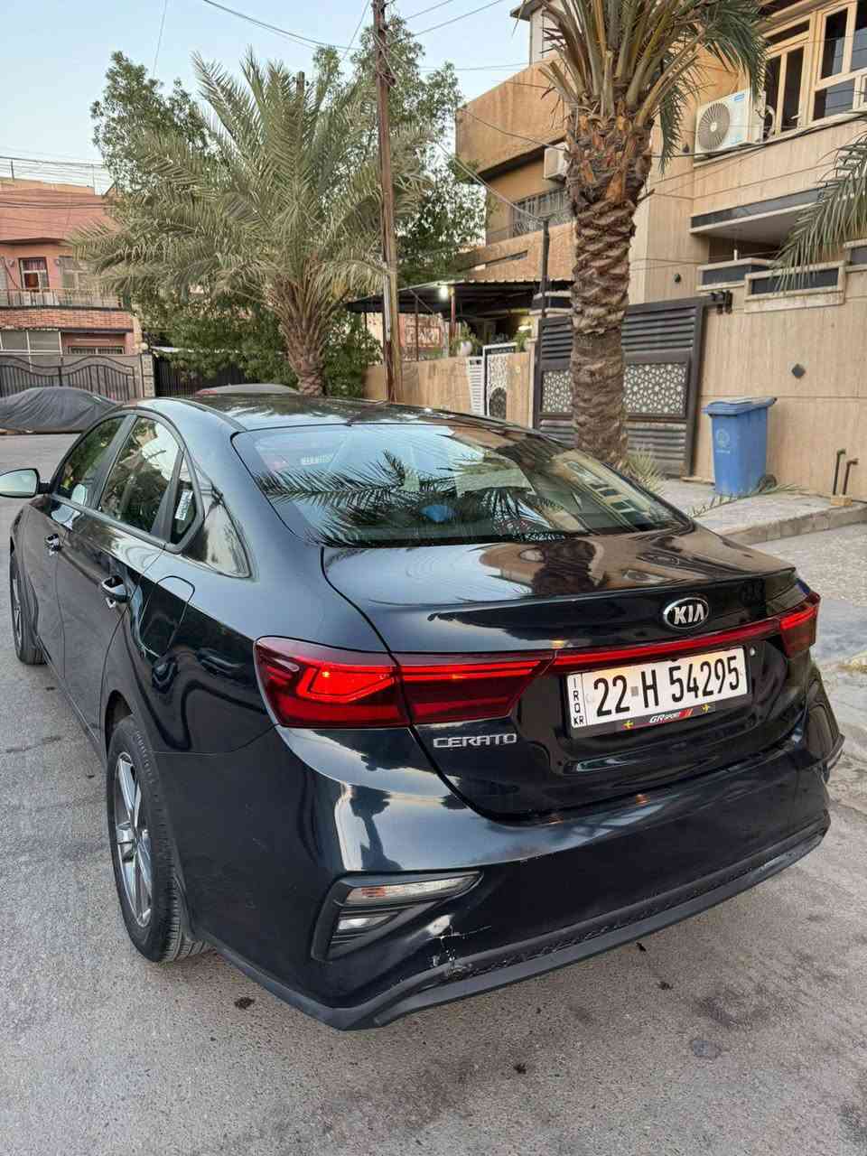 كيا سيراتو 2019 خليجي لون حبري
محرك 1600 دوش مكفوله هيه والكير ايضا
مكفوله من الضربه والصبغ والتبديل والبارد والسونار واضح كلشي فقط شبر بالدعاميه الخلفيه
رقم اربيل الجديد تريد وكاله او تحويل 
ماشيه 100 الف 
شاشة كار بلي تبريد ثلج صدر جديد تخم تاير باتري جديد 
مكاني بغداد العامريه سعرها ١٣٣وبيها مجال ***********ابو احمد
