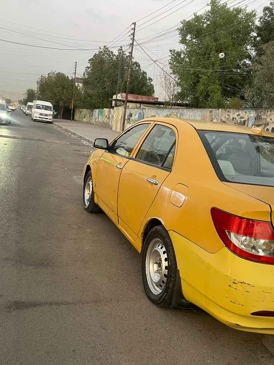 السلام عليكم بي واي دي f3 للبيع مديل 2012 تخم تاير جديد بيها نقوصات بسيطه مثل ما موضح بل صور مكينه وكير خير من الله رقم إنكليزي مصفره هيئه وغرامات  مكاني بغداد حي الجهاد 
السعر:42 وبيها مجال 
رقم:***********
