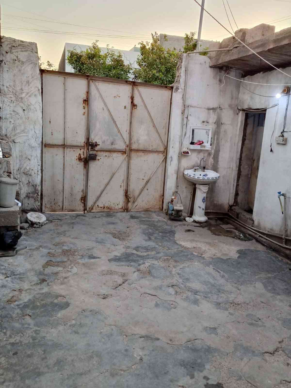 بيت زراعي للبيع  100 خلف سايلو السعر 27بي مجال   بي مستعجل ***********

