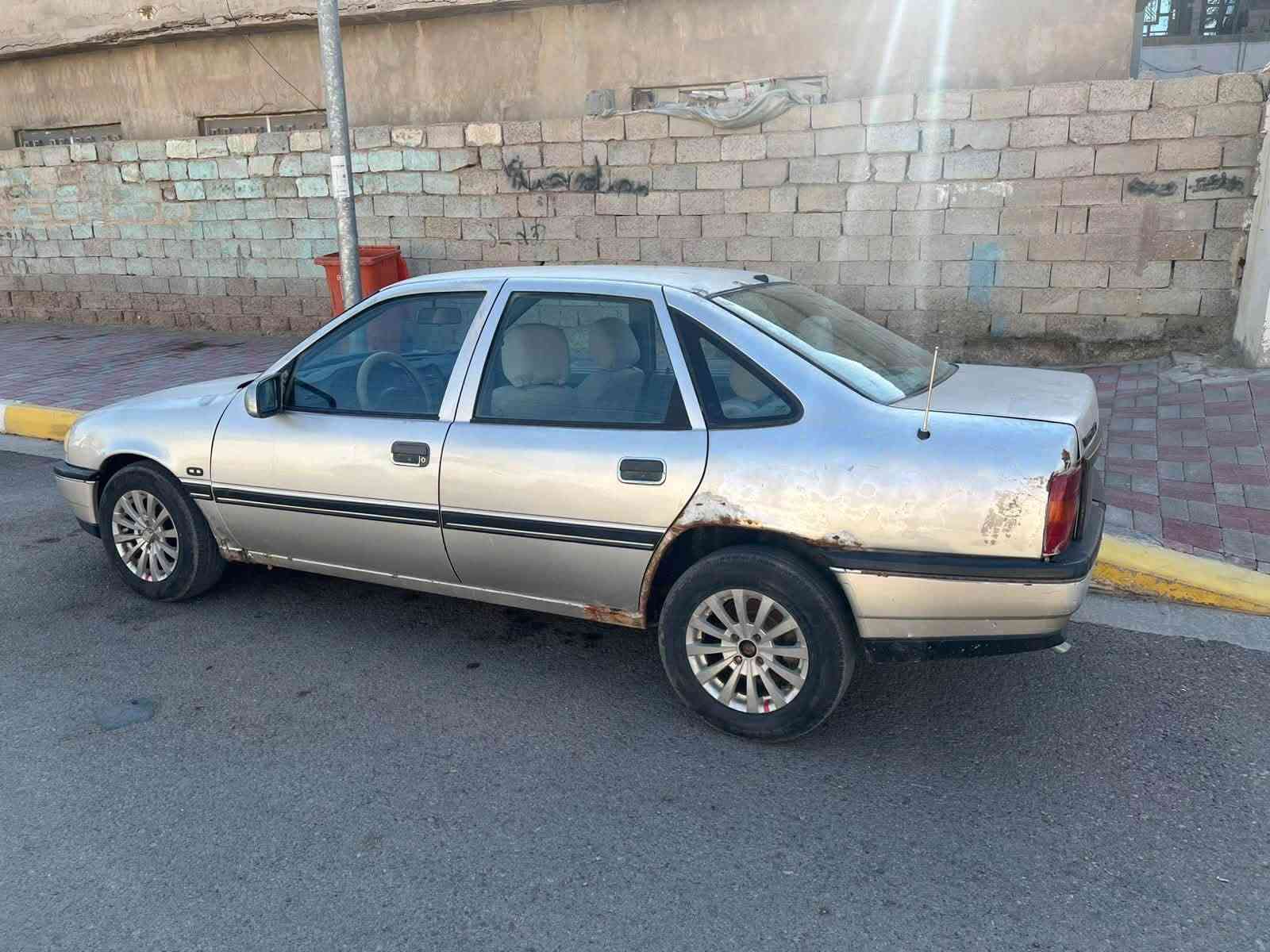 اوبل فكترا موديل 1991 مكينة 2000 كير اوتوماتيك رقم انبار مشروع وطني ، سيارة مكفولة كفالة عامة من صبغ وحادث وتبديل بعدها على وضع الشركة ، مكينة وكير وتخم تاير وصدر كله جديد ، سيارة حلوة ومصروف عليها ومالت بيت وشرط التحويل ، مكان السيارة الرمادي / الملعب ، السعر 32 ورقة وبي مجال ***********
