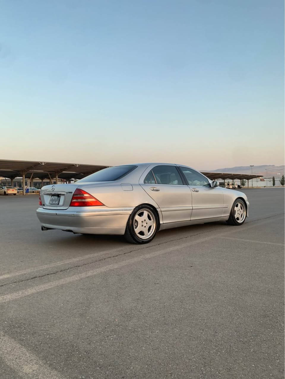 مارسيدس  
S550 
غە واس 
مۆدێل 2005
ساغ 
 دە عمی نییە. 
پێش و دوای  کە پسە
دوبە ی 
مو س وبڕاوە بە شەرت 
 
دە رگا لارج و ناو vip
کوشن جلدو کوشن هیتە ر و کارە بای 
گێڕ عادی و ئۆتۆماتیک 
٨بستۆن 
سالۆنسا سە وت سپۆرت 
شاشە ئایپادو کامێرا 
پە ردە 
تە حدید سورعە 
ئاوێنە ئیشارە ت 
4تایە و ویلی تازە ی سپۆرتی لە ژێرە 
سڵایت 
7گێڕ  
گێڕو مە کینە و هە مو گیانی مە زبوت و بە شەرت هیچ نوقسانی تیا نییە 
هە مو گیانی لە سەر دە قی شە ریکە ماوە تە وە 
بە شەرتی ئە وە ی ماڵی کە س نە بێ دزیاری نە بێ. پارە ی کە سی تیا نە بئ 
ئە وە هه مو زانیارییە کانییە تی تکایە  بۆ پرسیار تێل مە کە 
جوابی کۆمێنت نایە مە وە ئیشی قەرزو قیست ناکە م 
ئە گە ر موشتە ری  لە مە سنجەر یا لە ژمارە تێل بکە   
لە سێمانیم 
سعری ٦٢ گە ڵا 
***********
ەوتس ئە پیشی لە سەرە السليمانية, العراق
