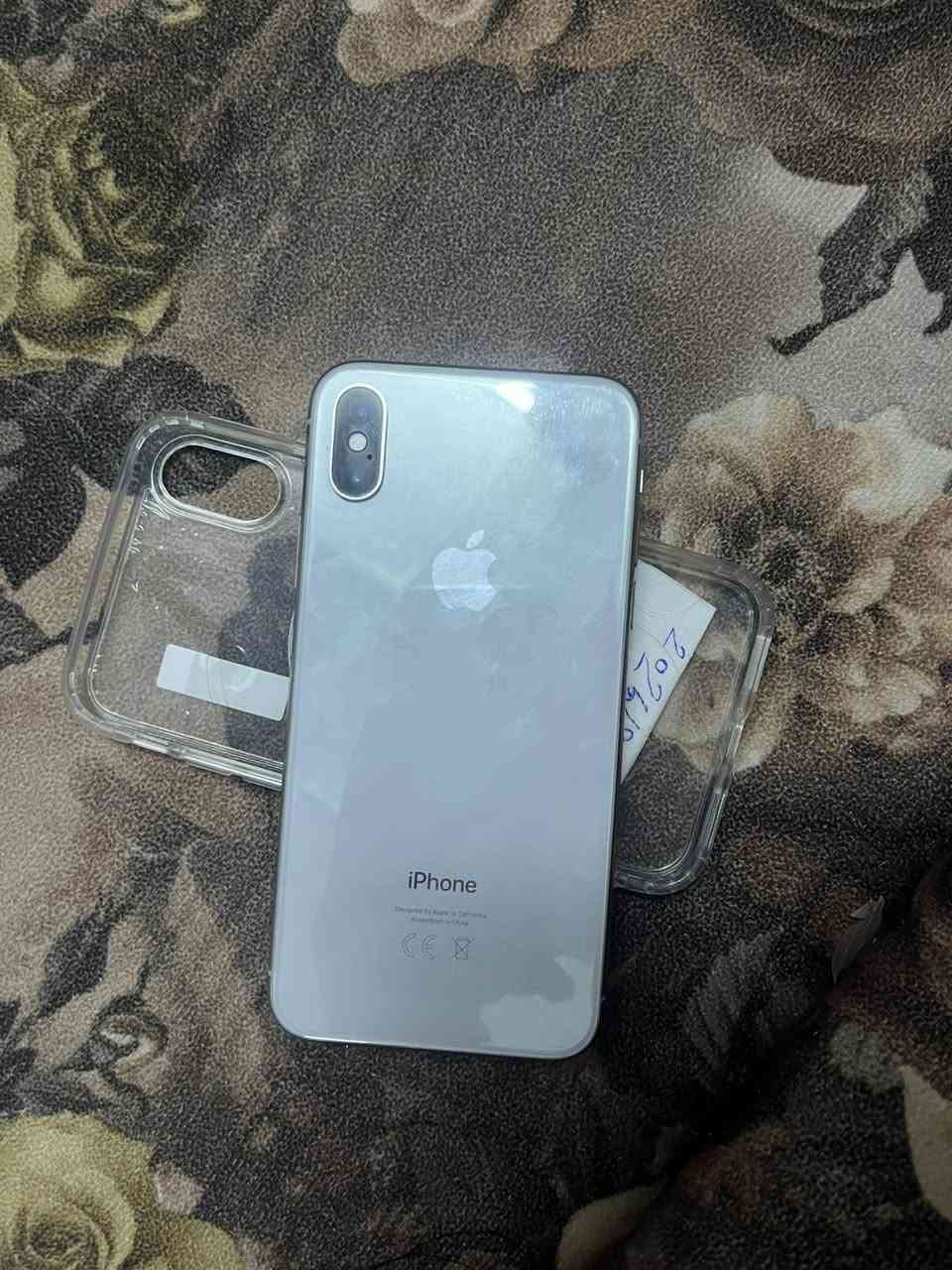 ايفون X • ٦٤ جيجا • بطاريه ١٠٠%