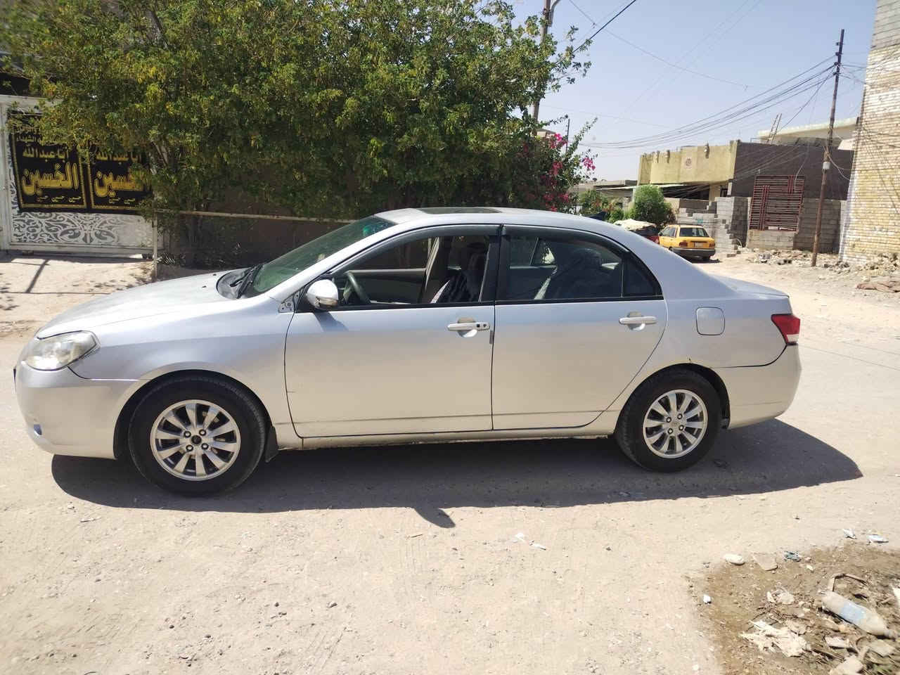 السلام عليكم بي وايدي جي تري اوتماتيك ٢٠١٥ رصاصي صدر جديد مع دبلات تخم تايرات باتري جديد قيش تيمن كيس بدلة جديد قايش دينمو وقايش كمبرسيرتبريد نوزلات جدد بيه منظمة غاز حتى الويارات مال بلكات جدد مجول جديد بيه ضربة على بارد جاملغ يسار مع دعامية جدد ييه جبنة تنضح دهن وجك بل سلف *********** بغداد الراشدية منطقة الانتصار سعر ٥٠ ورقة
