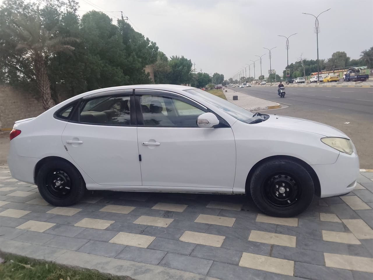انتره موديل 11 خليجي
مكينه وكير كفاله 1600
ماشيه 180الف 
تبريد ثلج
تخم تاير وحداديه جدد
مصبوغه قطع ابيع حزام 
السونار مرفق مع الصور 
مكان بغداد شارع فلسطين
السعر 86 بيه مجال 
سنويه ورقم نكليزي بغداد 
***********
