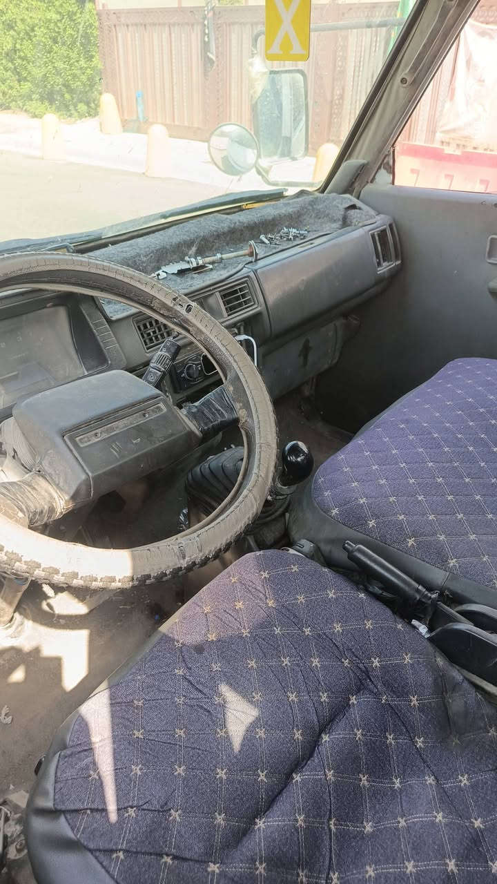 سلام عليكم
كيا بنكو 1994 نضيفه مكينه كير اكسل شاصي كفاله 
صدرها تعبان شوي تخم تاير خلفي جديد سنويه ل2031
رقم جديد هزه ما منتهيه  العنوان شارع فلسطين هاتف *********** السعر 43
