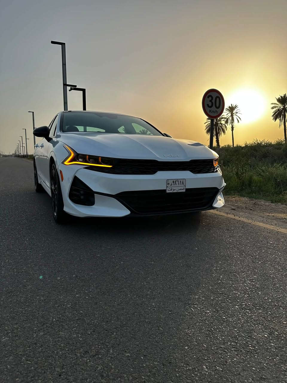 K5 للبيع
موديل 2024 موصفات gt line بانوراما+ بصمة 1/1 
السيارة جدا نضيفة ماشية ١٨ الف فقط حادثهة من اميركا جاملغ فقط كما موضح بالصور و بالعراق بارد بالجنطة السيارة ما ناقصهة اي شي بس تشغل و تتوكل. 
المكان بغداد (السيدية) !السيارة بدون لوحات مرورية!
للتواصل: ***********
