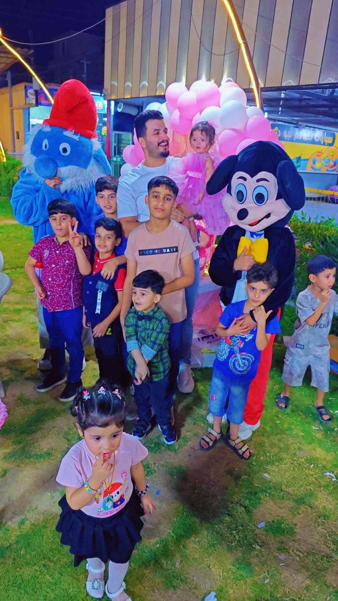 عيد ميلاد وتين في متنزه نيو دي العائلي في الدورة
سعر الحجز والتزيين كامل ب35 الف مع الدمى ودي جي وتصوير للحجز ***********
