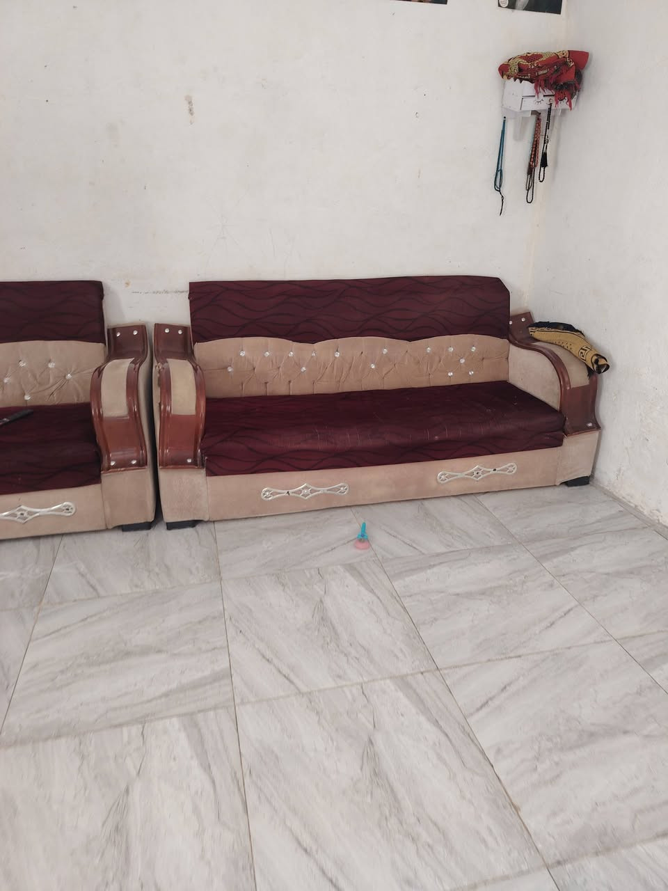 متاح تخم 75 والميز وزاويه 40 كنتور نضيف كلش هاذه رقم ***********
