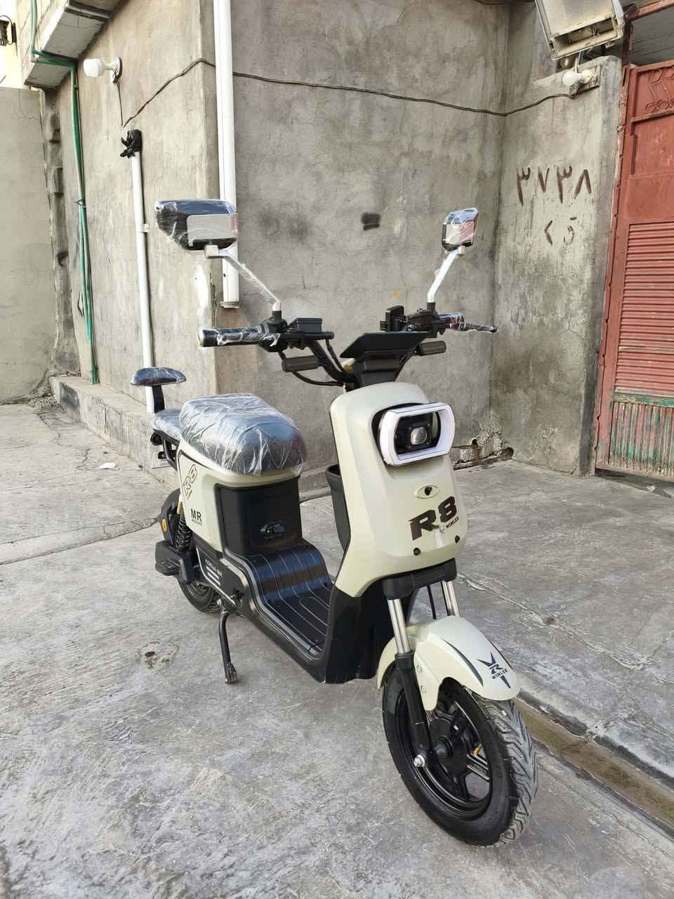 ماطور شحن 2025
R8
5بطاريات شرط فحص 
نضام بارك
لايتات لد
دبل اشاره 
بريكات هيدروليك
تايرات نضيف
سعر425 بي مجال
ديالى جلولاء
***********
