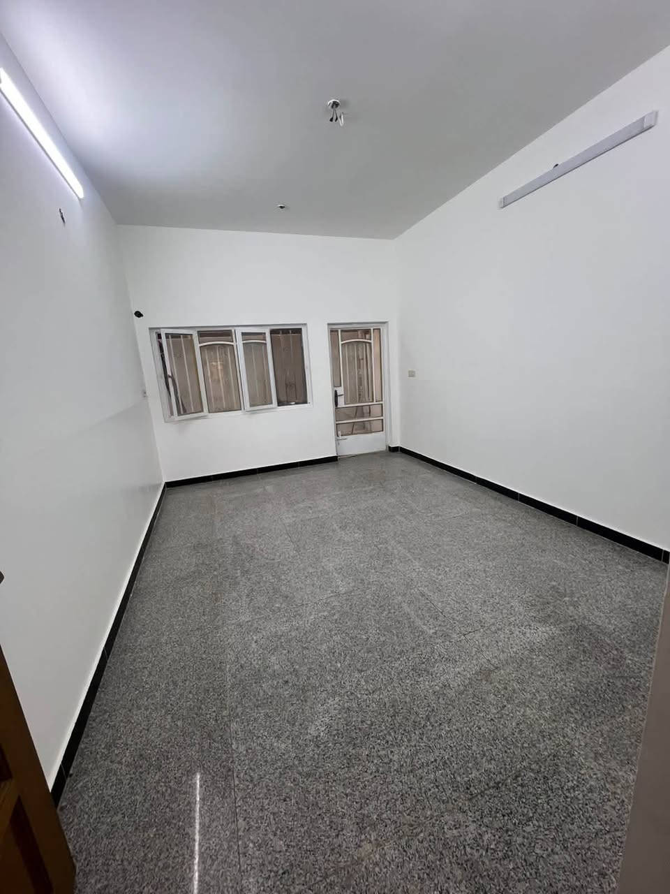 🏡 للإيجار – بيت سكني بمساحة 80م²
بيت مرتب ومناسب للسكن، يتكون من:
🔹 3 غرف نوم  
🔹 صالة  
🔹 مطبخ  
🔹 خدمات  

📞 للاستفسار والحجز:
مكتب المصطفى للاستثمار والتطوير العقاري  
***********
***********
#للإيجار #بيت_للإيجار #عقارات_بغداد #السيدية #عقارات_السيدية #عقارات_العراق #بغداد #الكرخ #مكتب_المصطفى #استثمار_عقاري #تطوير_عقاري
