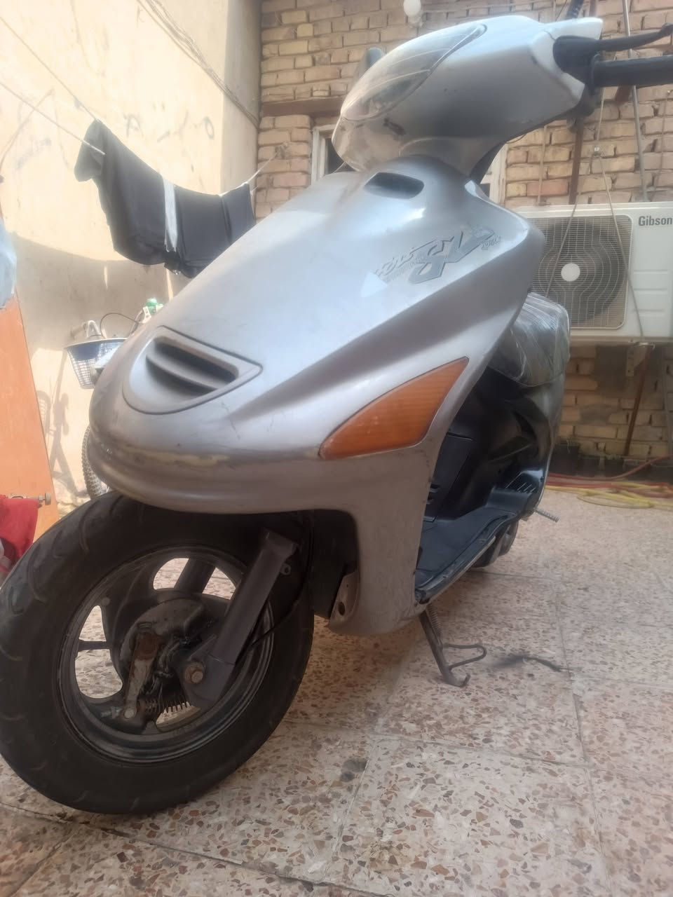 سلام عليكم دراجه فراشه للبيع🦋🛵
شغاله سلف هندر نكره 
مفتوحه مره وحده  دراجه نضيفه وحلوه 
ومحركها خير من الله ماعوزها شي 
كهربائيات كلها شغاله بريكات امامي وخلفي جدد 
تايرات جدد دراجه ميحتاجلها شي السعر 325 الف وبيها مجال مكاني بابل الهاشميه للأستفسار ***********
