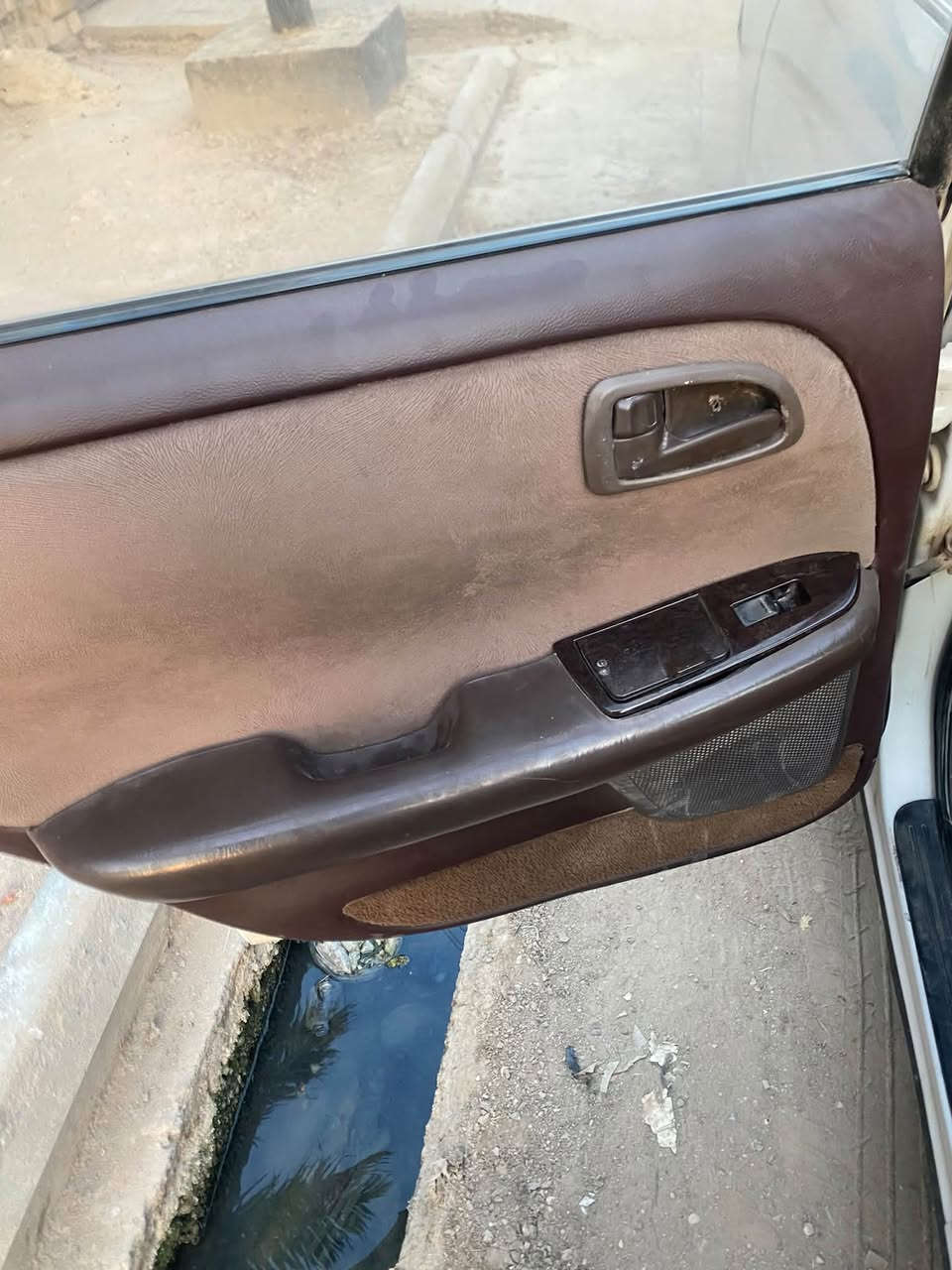 ‏سلام عليكم كريس موديل 93
‏مقفولة من القص والنقل والعيب الشرعي حدي جديدة مكينة والجير تحويل ثاني يوم وكالة لا تريد العنوان الناصرية السعر 47 وبيها مجال تواصل على الرقم ***********
