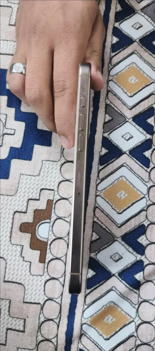 آيفون ١٦ برو ماكس • واتساب