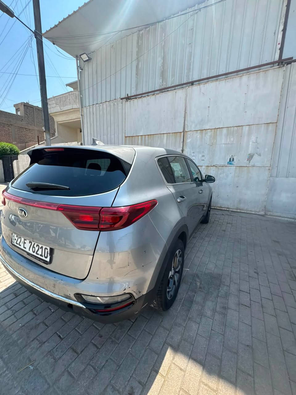 سلام عليكم سبورتج اربيل موديل 21 بدون صبغ فقط بارد حادث أمريكه واضح بالصور سياره جاهزه 
مواصفات. 
مري شفط 
كراسي كهرباء 
شاشه كاربلاي 
تحددد مسار 
تلاثه انضمه 
بعد بيها مواصفات 
السعر. 140 بيها مجال بسيط 

مكان السياره بغداد.  الهاتف. ***********
