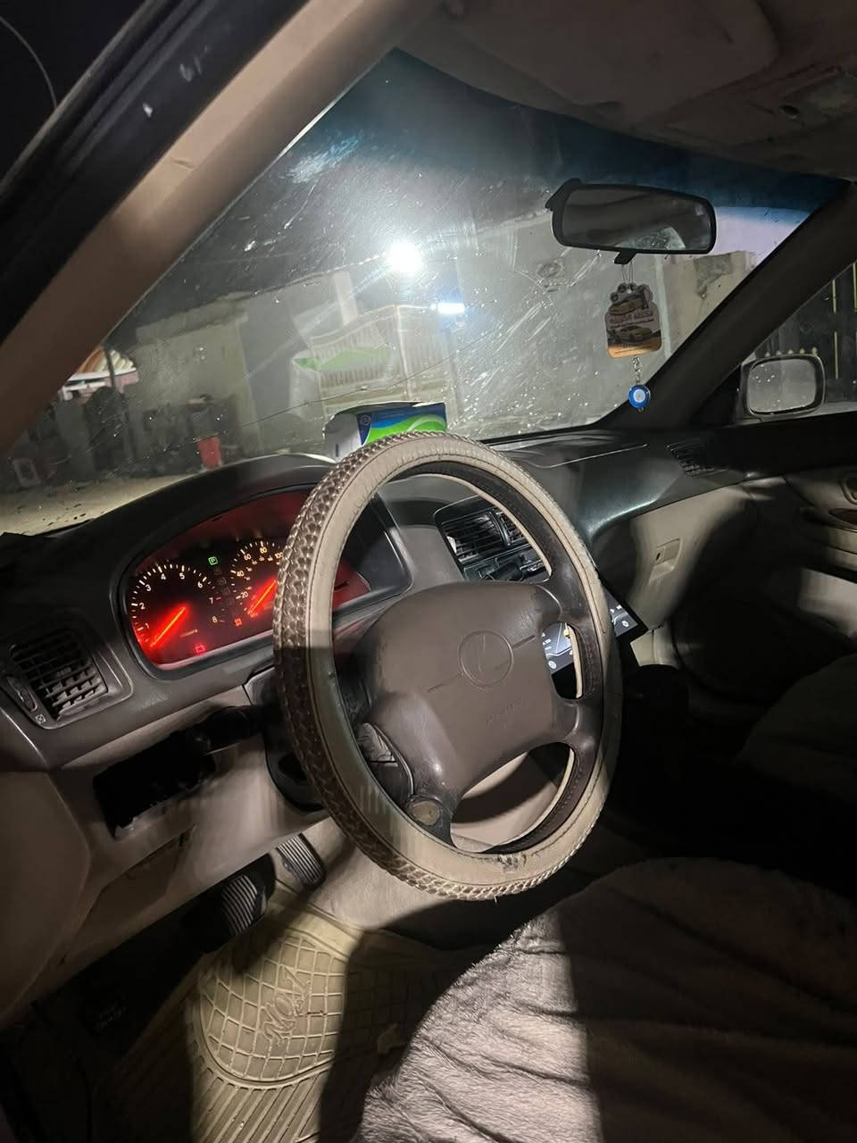 لكزس • ٢٠٠١ • مصبوغ