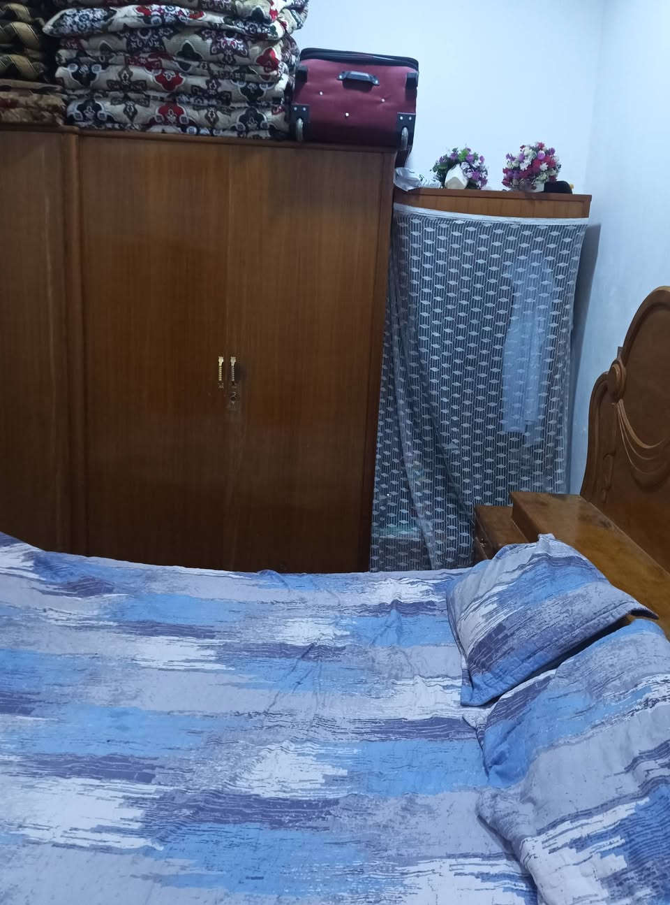 السلام عليكم
غراض للبيع العنوان بابل طهمازيه 
مرجوحه 100
ميز بلازمه ب50
البردات عدد 3 نفس القياس السعر 25
ستولات عدد 20السعر القطه 15
 توصيل موجود 
***********

