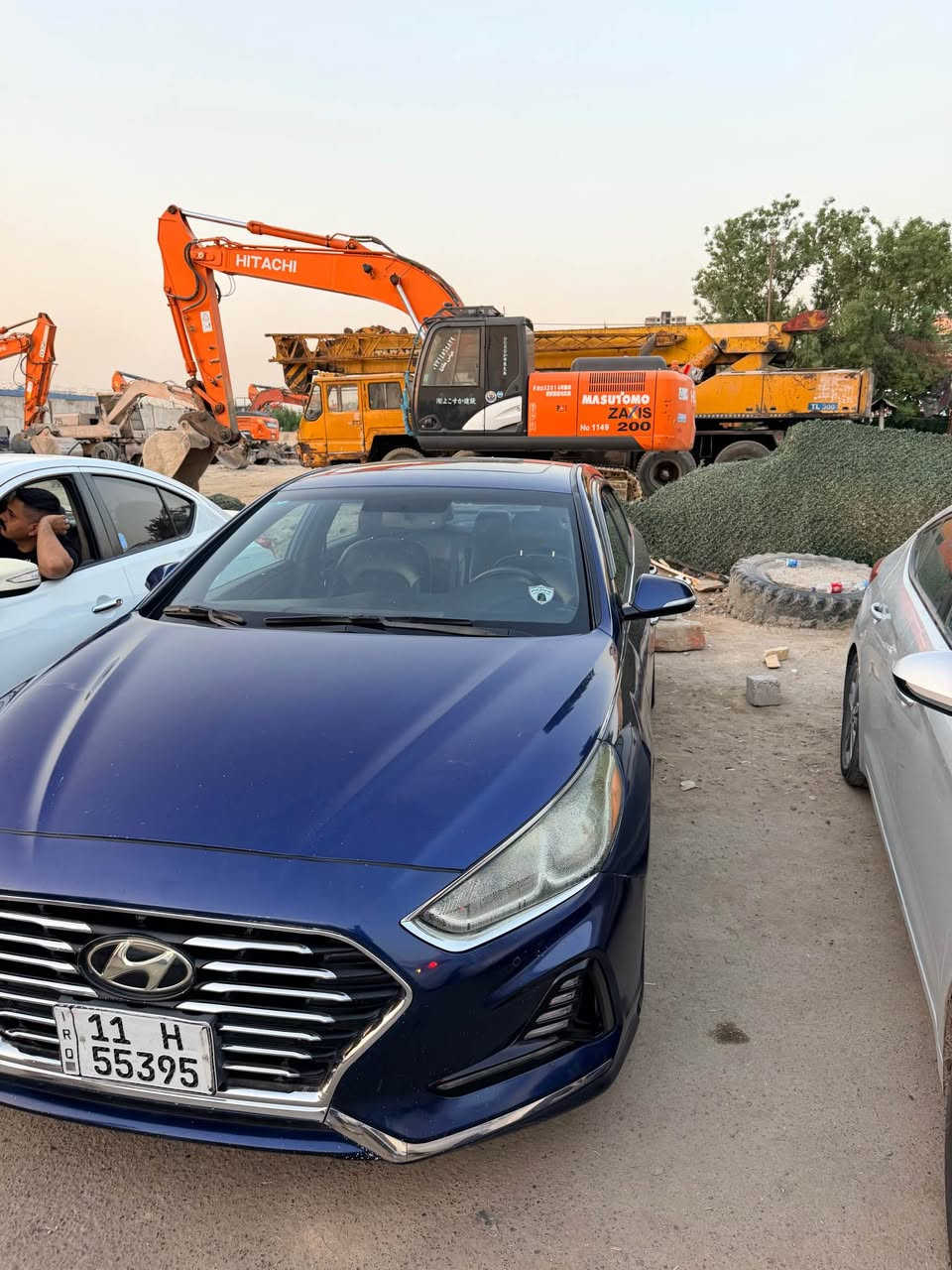 سوناتا ٢٠١٨ سبورت فول مواصفات 
لون نيلي 
حادثة مثل ما موضح بالصورة 
السيارة بدون ايرباكات 
فقط قطع الحادث مصبوغات غيرها قطرة بارد مابيها 
بجم كبس 
السعر : ١٢٠ وبيها مجال بسيط 
*********** بغداد, العراق

نص مكتوب في الصور:
- ZA IS No 1149 200