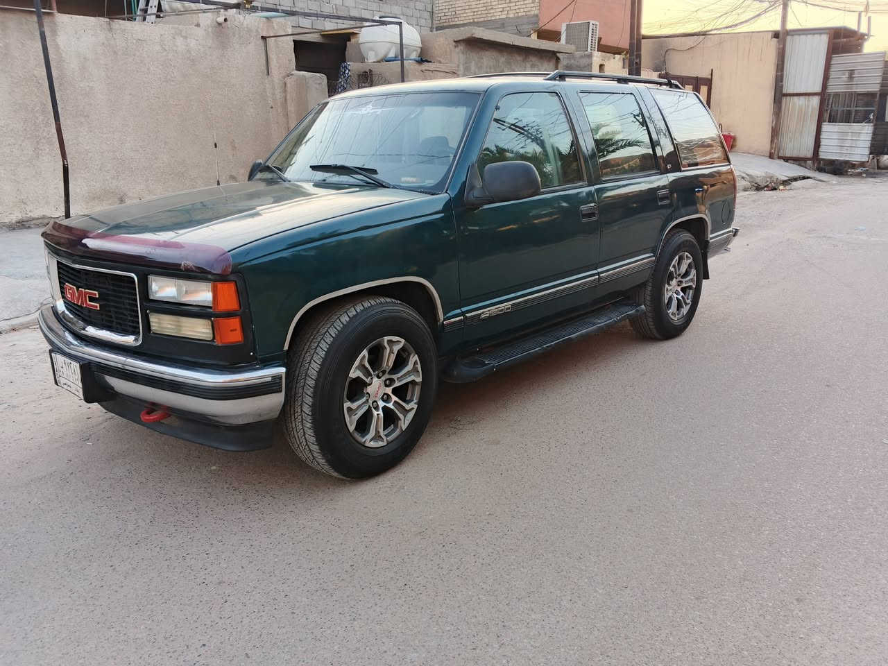السلام عليكم سياره جمسي بتره موديل 99 بغداد خصوصي مشروع وطني مكينه 350 گير 700 سياره جاهزه  العنوان بغداد السعر 68 ورقة الاتصال على الرقم ***********
