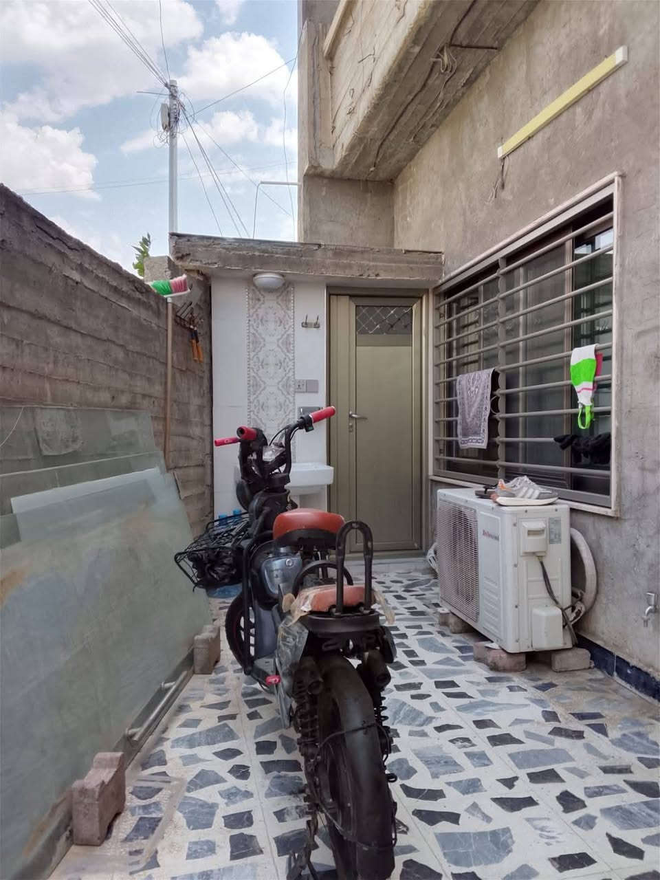 بايسكل شحن للبيع حجم ٢٠ بطاريات جديدة بس الملف عاطل السعر ١٠٠ كركوك حي عدن بيع مستعجل عليه @@
