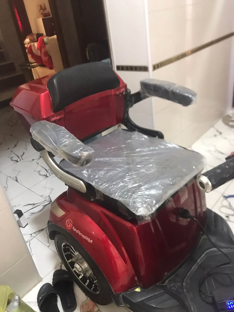 دراجه ذو احتياجات خاصه او ثلاثيه او لكبار العمر شحن ماطور عدد٥ بطاريات سرعه 55حقيقي تحتوي ع صناديق اثنين  ومع ذالك مزوده بنضام الرجوع للخلف وتتكون من ثلاث نمر كل نمر بسرعه محدده بعدها جديده وبحاله الوكاله شرط الفحص سعرها مليون و٥٠ بيها مجال للاستفسار ***********
مكانها خور الزبير الاسمده

